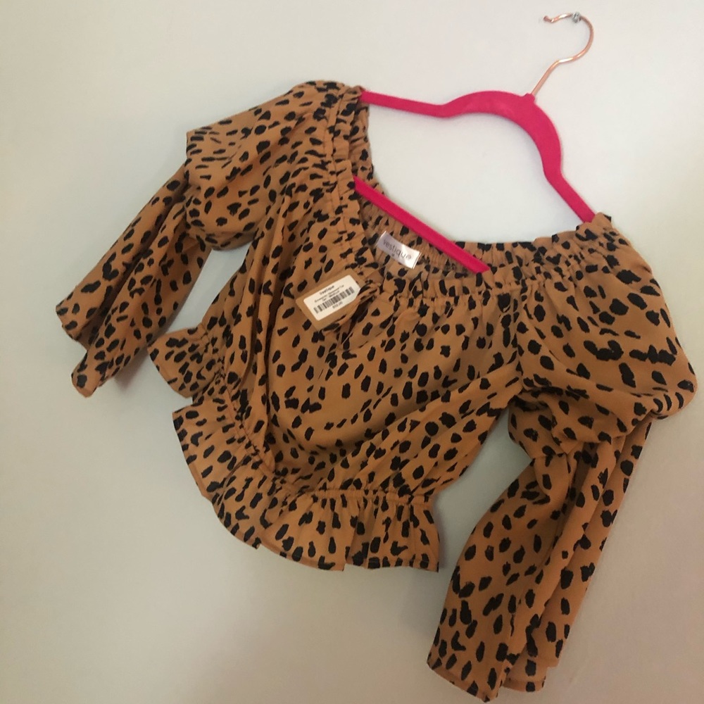 leopard print crop top